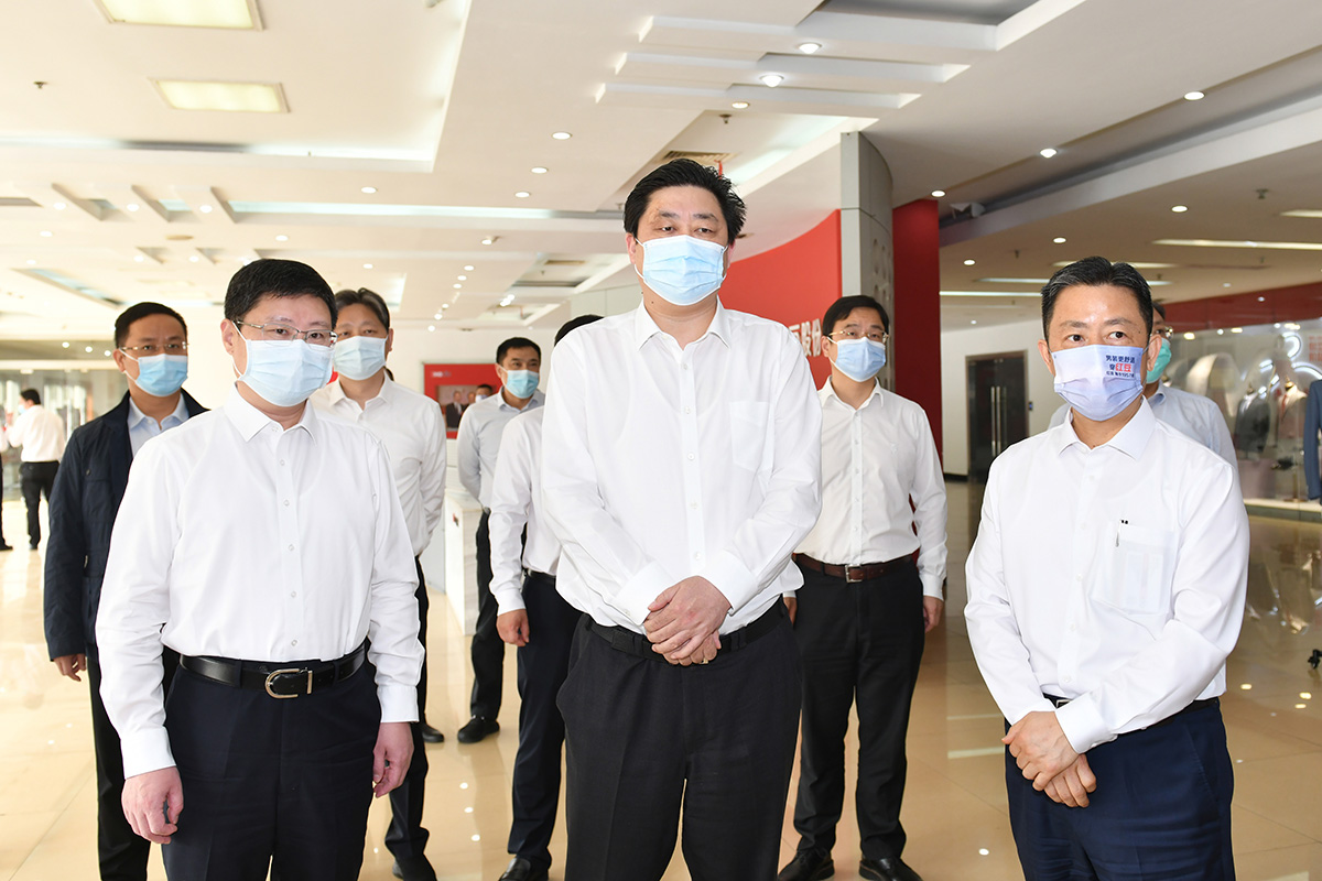 4月12日，无锡市市长赵建军带队深入云顶集团3118集团，专题调研疫情防控和复工复产工作。